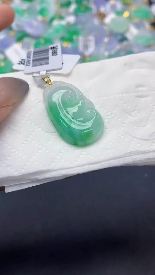 翡翠18K金镶嵌颈饰天然缅甸a货翡翠