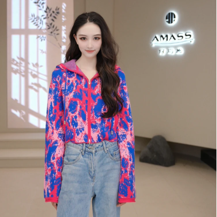 AMASS/阿玛施秋冬新款连帽休闲长袖保暖短款绵羊毛针织衫548061