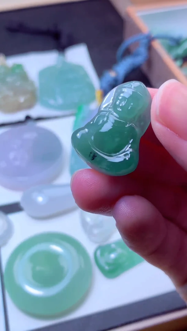 颈饰未镶嵌翡翠天然A货翡翠