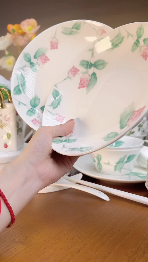 【闪购商品】 玫瑰高骨瓷8寸深盘2个