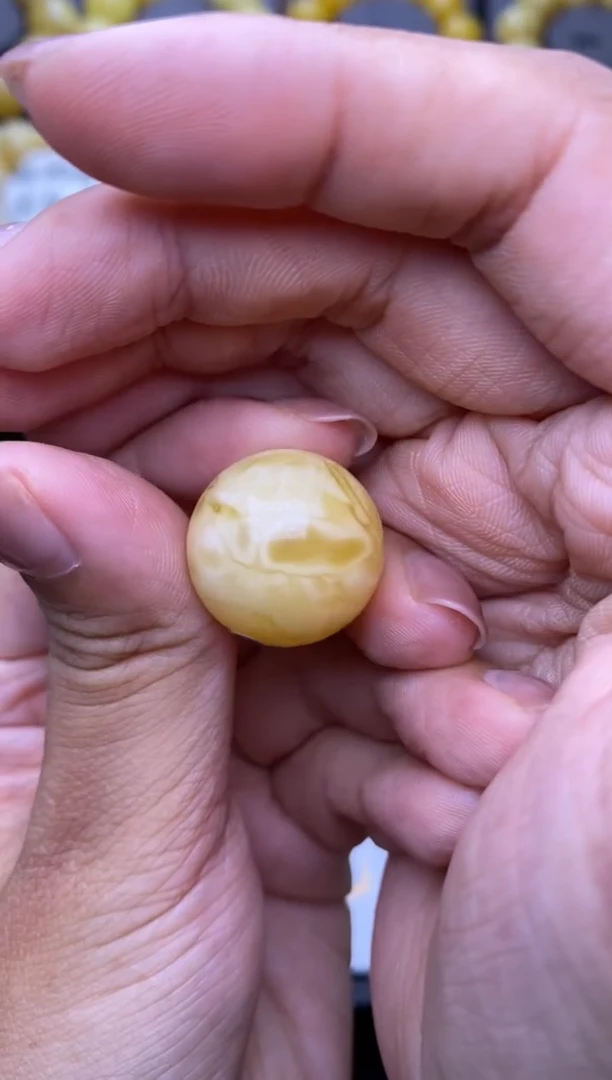 裸石琥珀未镶嵌大小姐珠宝111