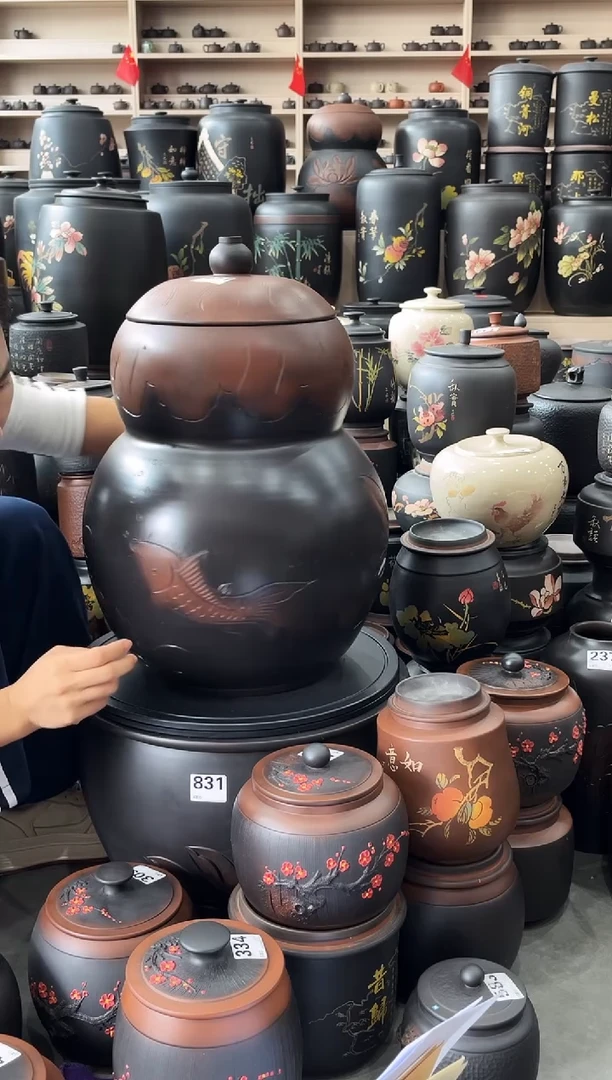 罐瑕疵茶缸高50cm浮雕葫芦 471