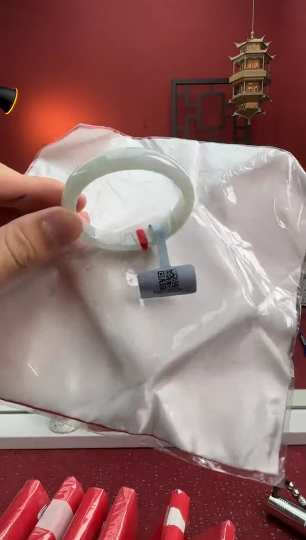 未镶嵌手镯（贵妃镯）翡翠翡翠手镯2