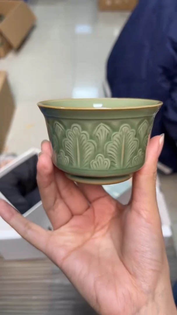 陶瓷手工秘色蕉叶纹马蹄杯