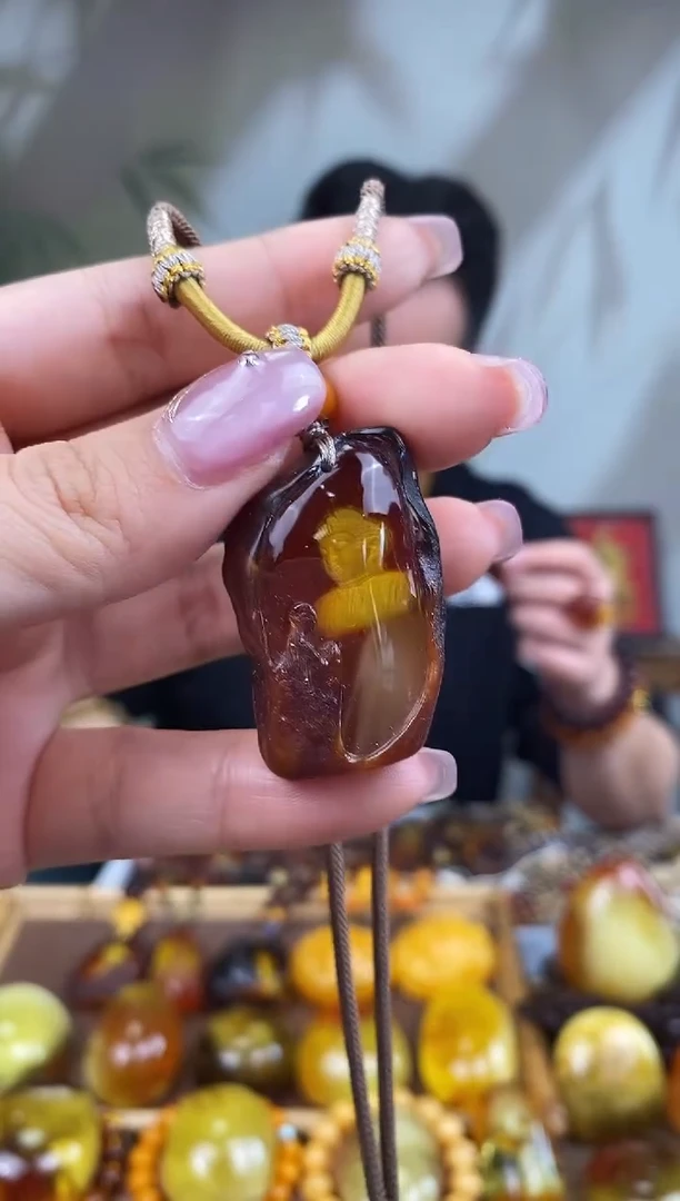 【闪购商品】琥珀裸石未镶嵌基地发货 一物一证 顺丰包邮