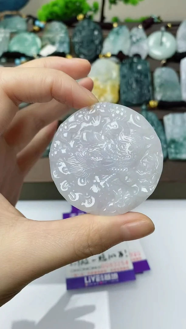 翡翠未镶嵌颈饰