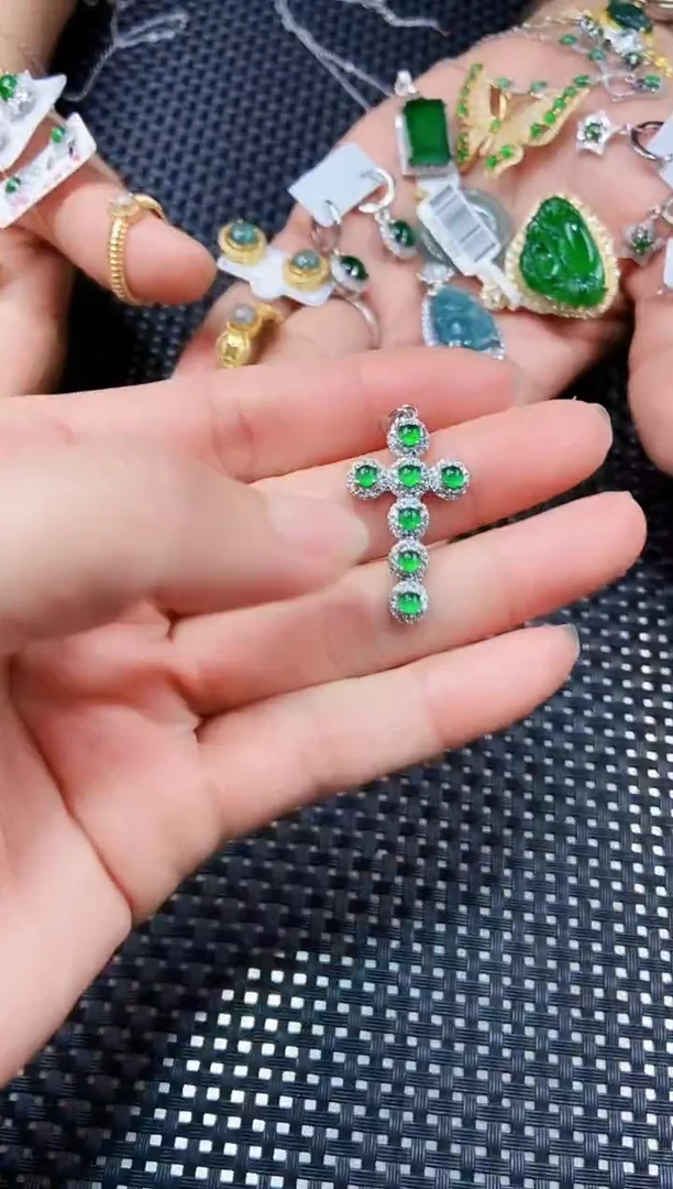 【闪购商品】翡翠吊坠(不含链)未镶嵌111111111