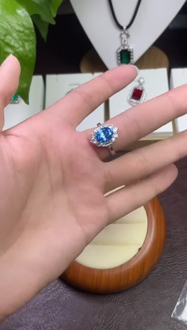 合金合成钻石蓝宝戒指