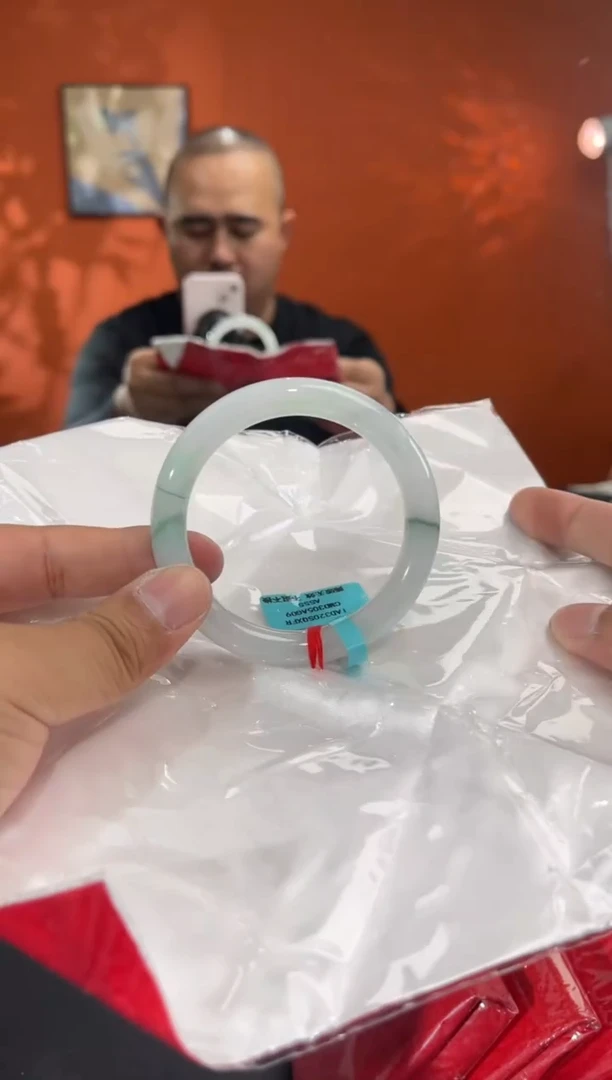 未镶嵌手镯翡翠18