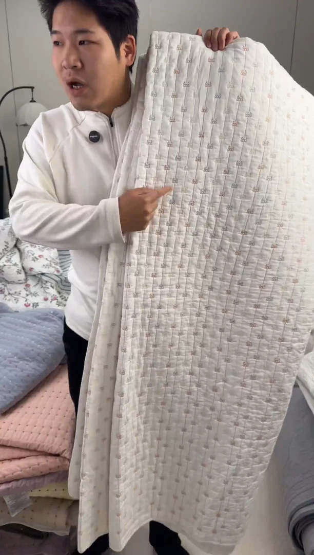 棉蝴蝶白230*250单床盖纯棉