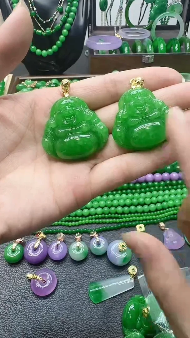 颈饰未镶嵌翡翠冰绿大佛