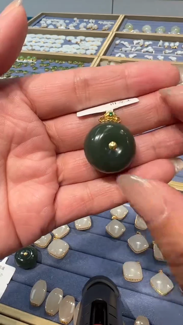 【闪购商品】和田玉吊坠18K金镶嵌和田玉吊坠多样性发货拍一发一