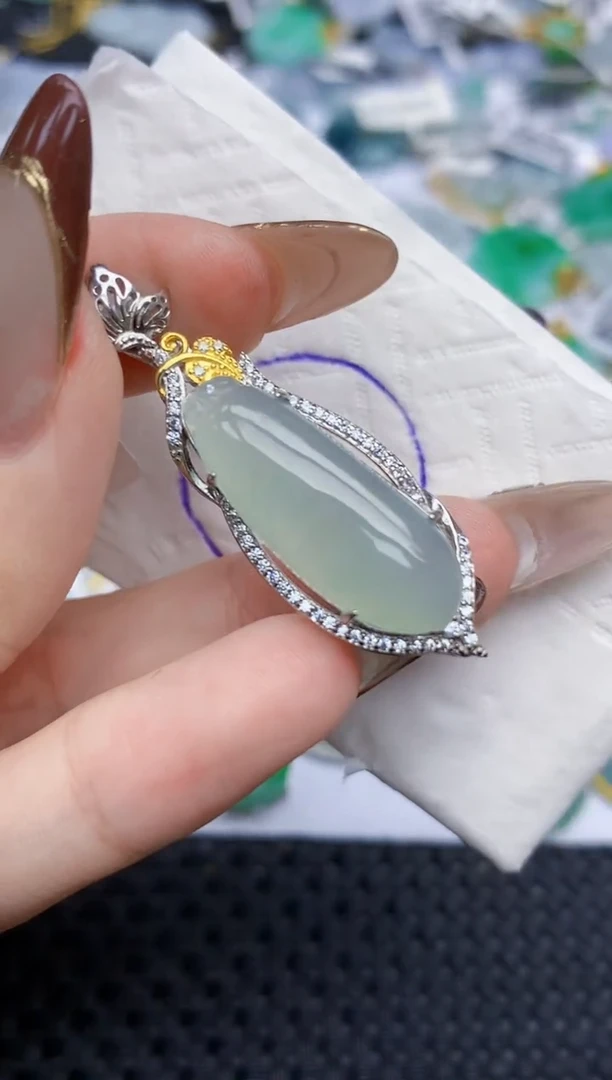 颈饰银S925镶嵌翡翠112   天然翡翠A货  百元以上9米证书费自理