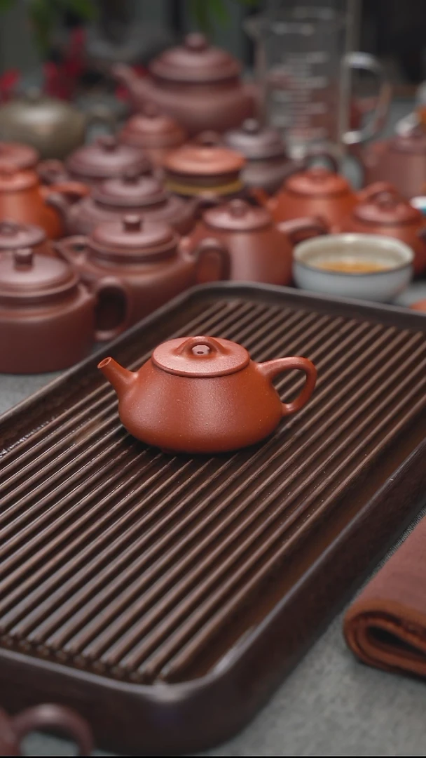 茶壶紫砂小平盖150cc 99纯红降坡