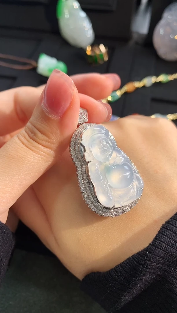 【闪购商品】翡翠颈饰18K金镶嵌吊坠