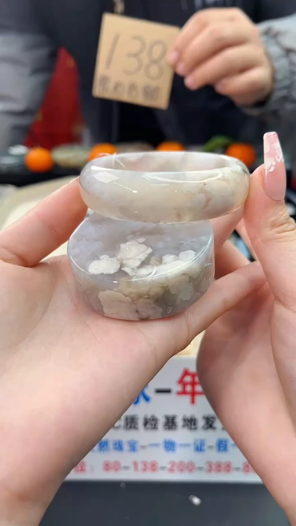 【闪购商品】石英质玉手镯未镶嵌赠送镯心（圈口）53