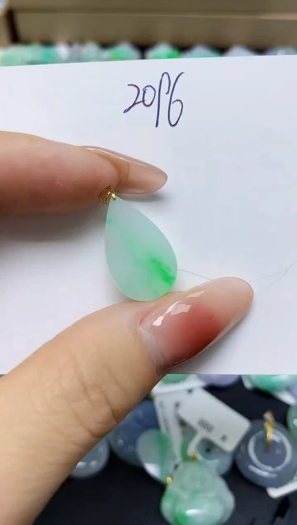 翡翠未镶嵌颈饰 天然缅甸翡翠A货