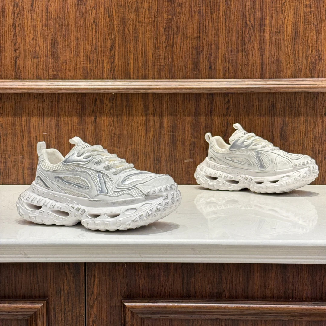 2025春夏新款时尚百搭潮流轻奢高端舒适耐磨休闲男鞋（标准码数）