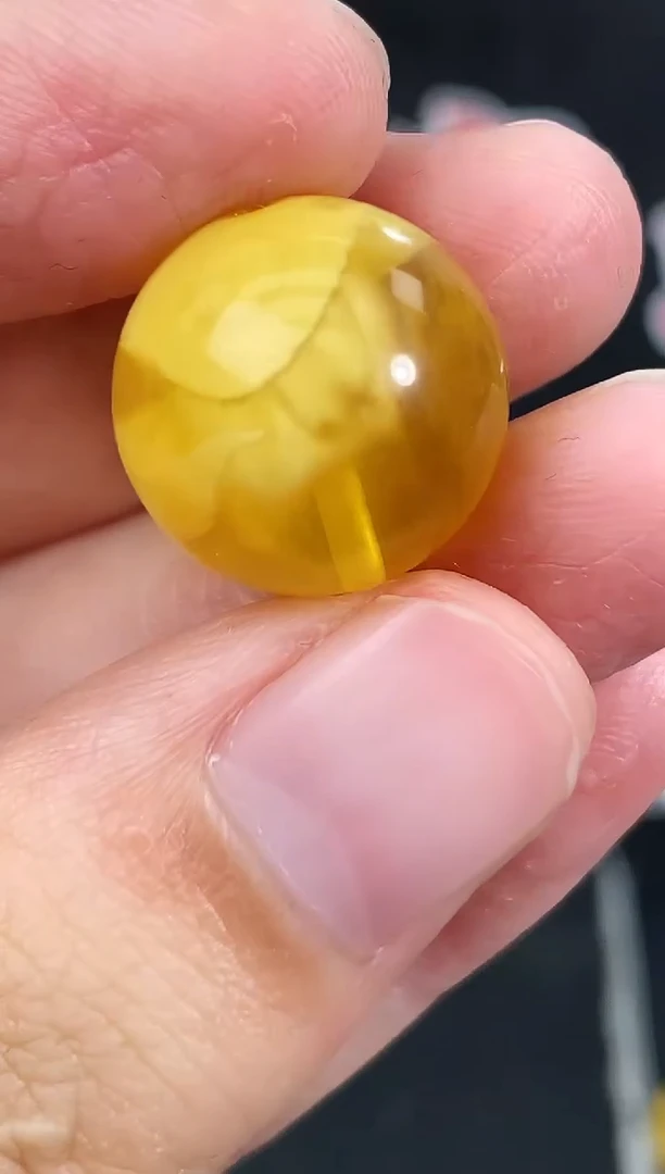 蜜蜡未镶嵌珠宝奇石47