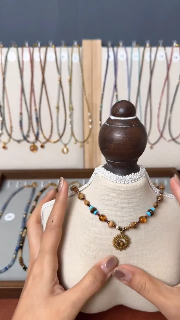 钛钢长石玉颈饰08号