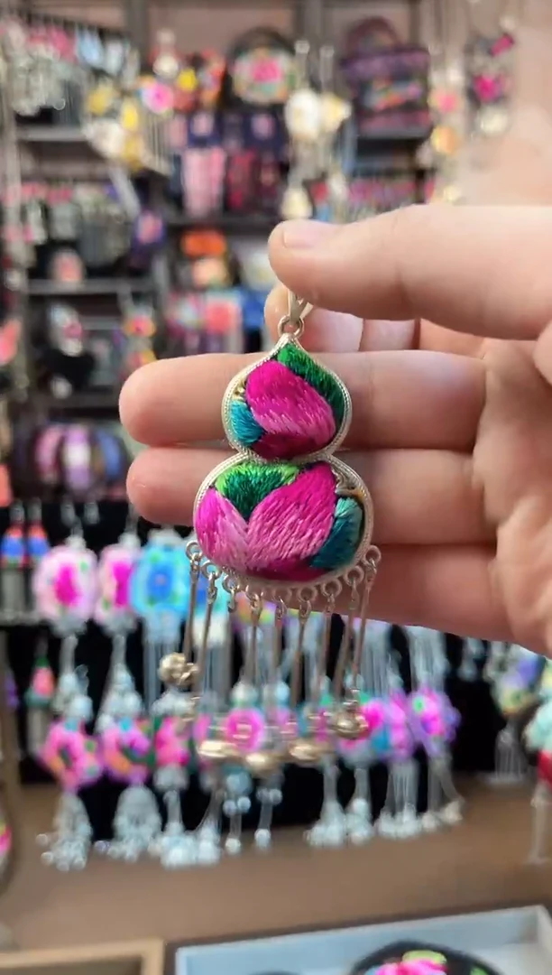 织绣民族风手工非遗老绣饰品620