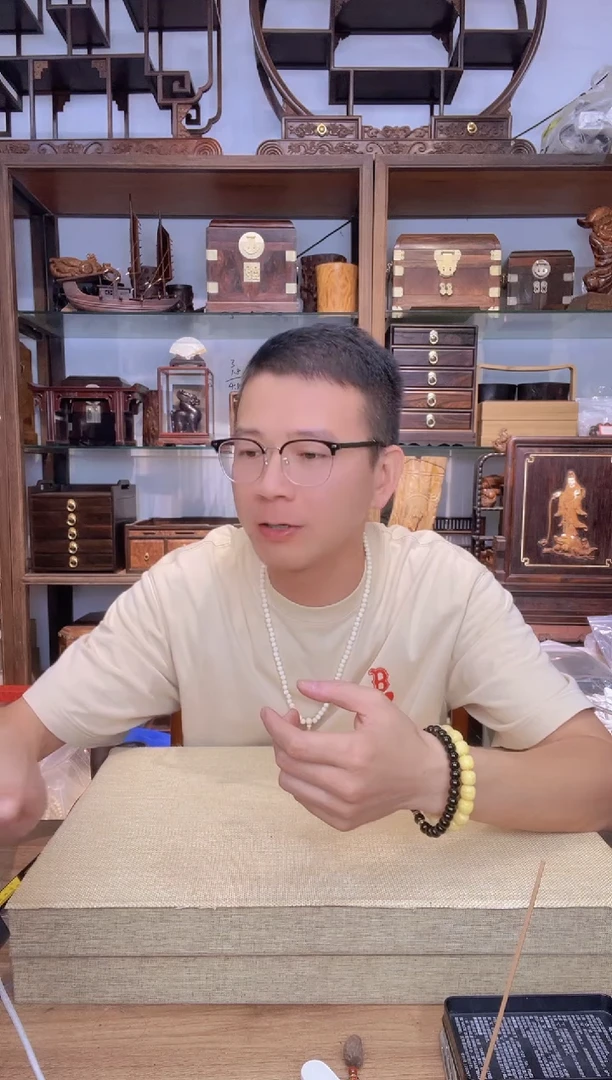 乌木类书架双**鱼586雕刻鼻烟壶