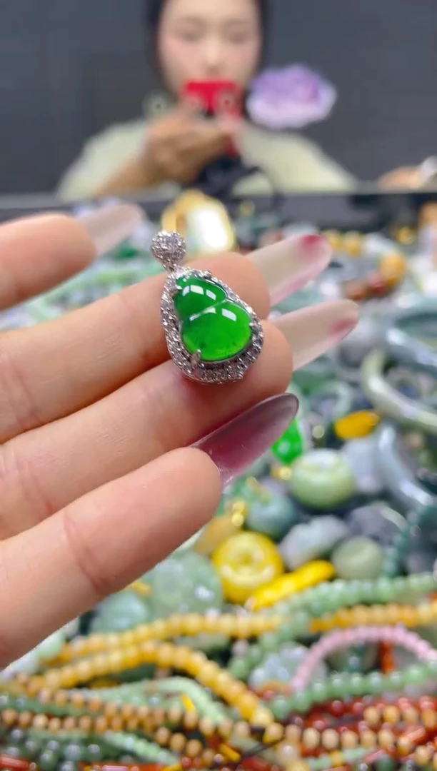 颈饰未镶嵌翡翠/U/翡翠A货，一件也是批发价