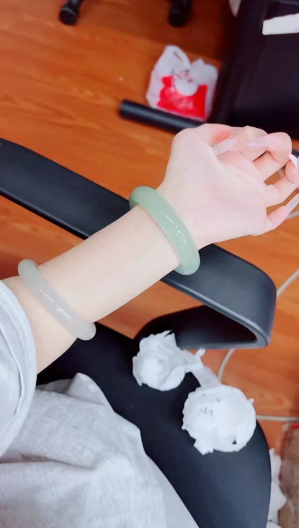 石英质玉手镯未镶嵌153/52.4