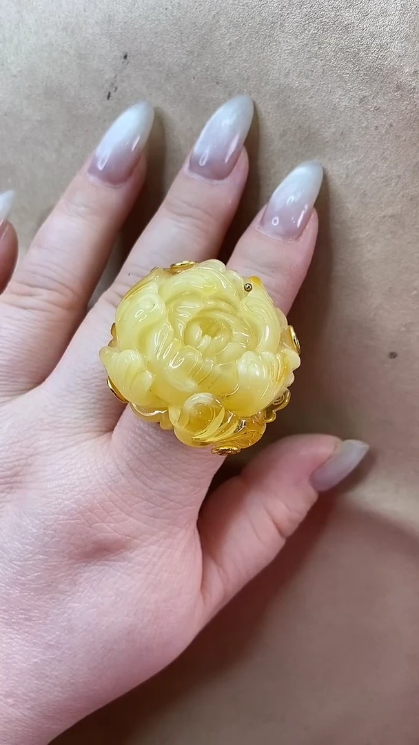 琥珀颈饰未镶嵌戒指
