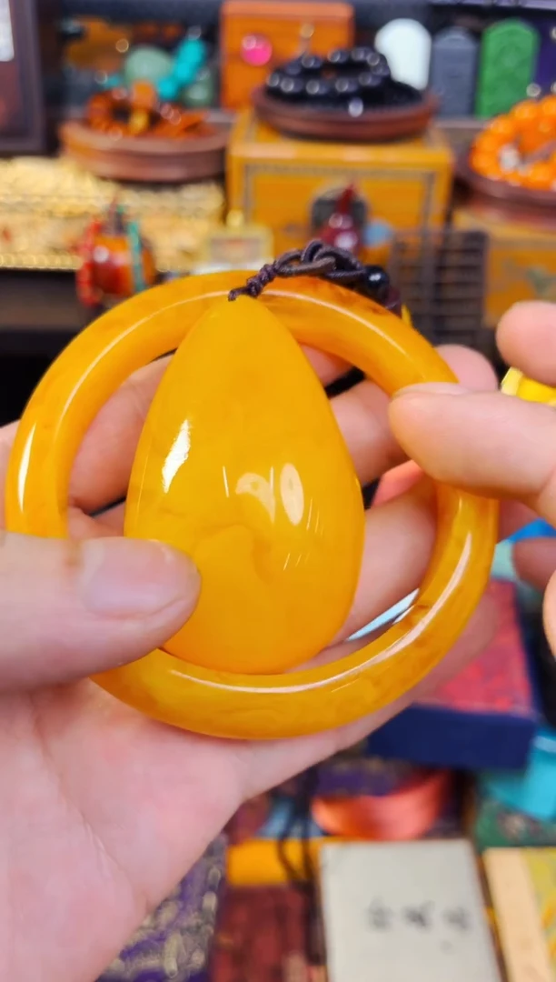 蜜蜡未镶嵌手镯精品精品   独具韵味