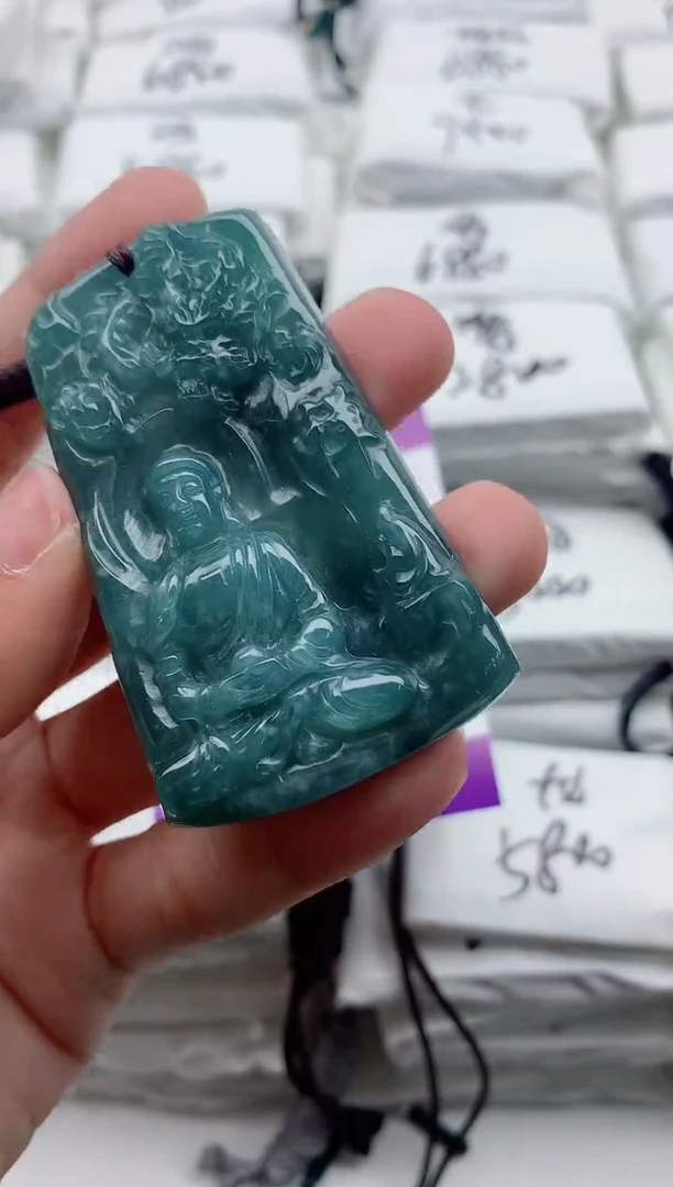 翡翠未镶嵌颈饰1