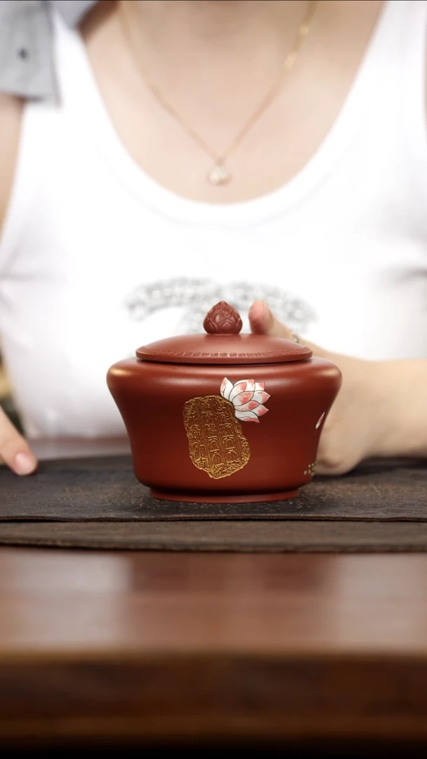 紫砂茶叶罐禅莲钮泥绘荷花描金刻字茶叶罐