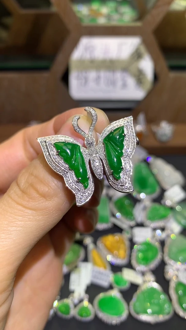 翡翠18K金镶嵌吊坠(不含链)吊坠