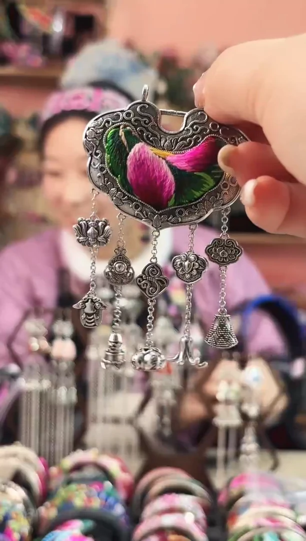 艺枝独绣手工饰品659