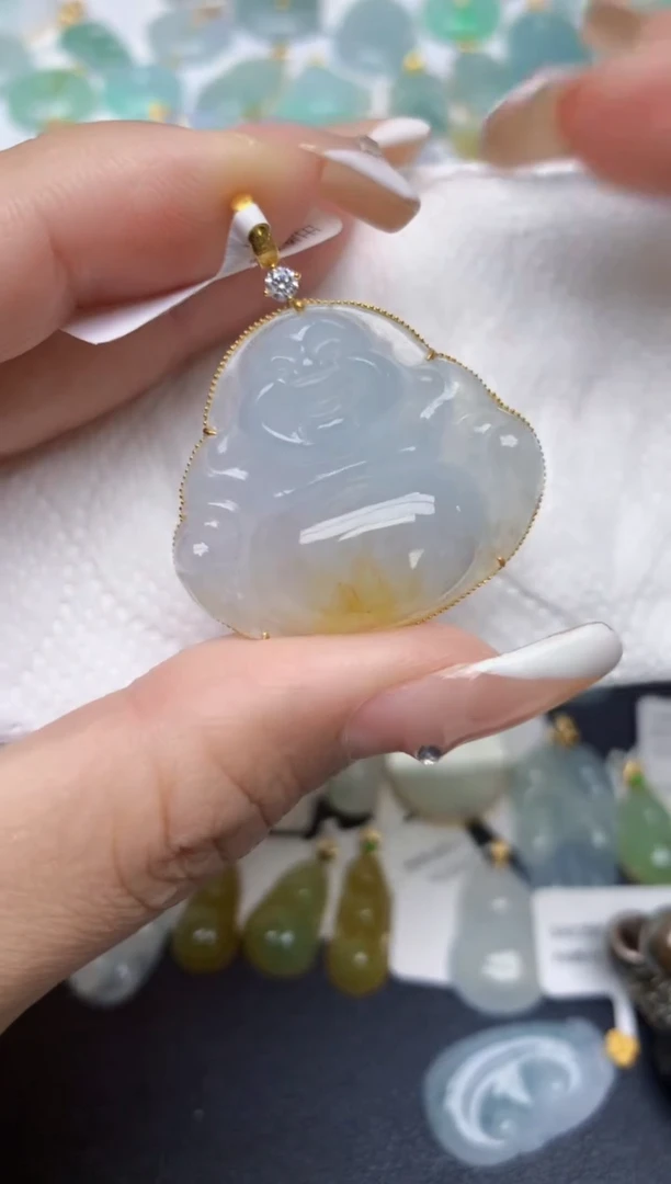 翡翠18K金镶嵌颈饰天然缅甸A货翡翠