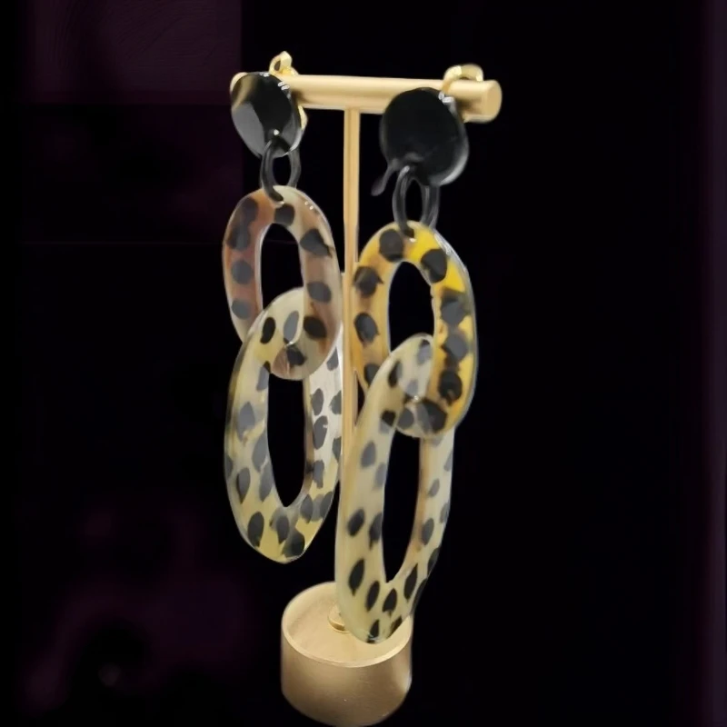 铜合金亚克力耳饰 【伊琳甄选】豹纹角牛角耳饰