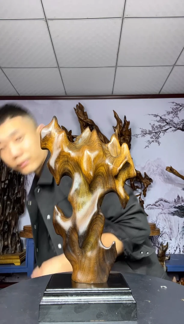 金丝楠木雕款芒***忙金丝楠木工艺品摆件