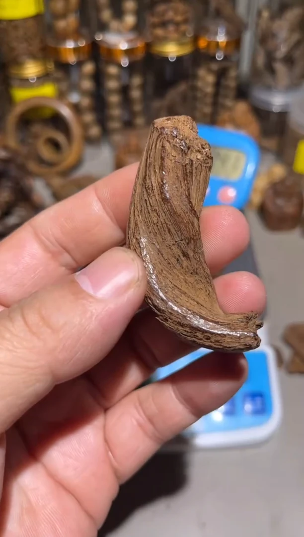 沉香沉香碎屑印尼土沉12（克）+