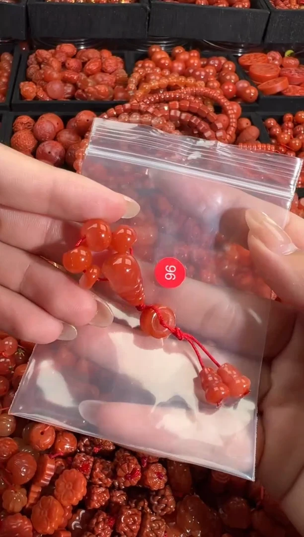 南红玛瑙未镶嵌颈饰1