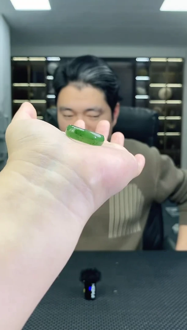 颈饰未镶嵌和田玉素圈戒指清货1