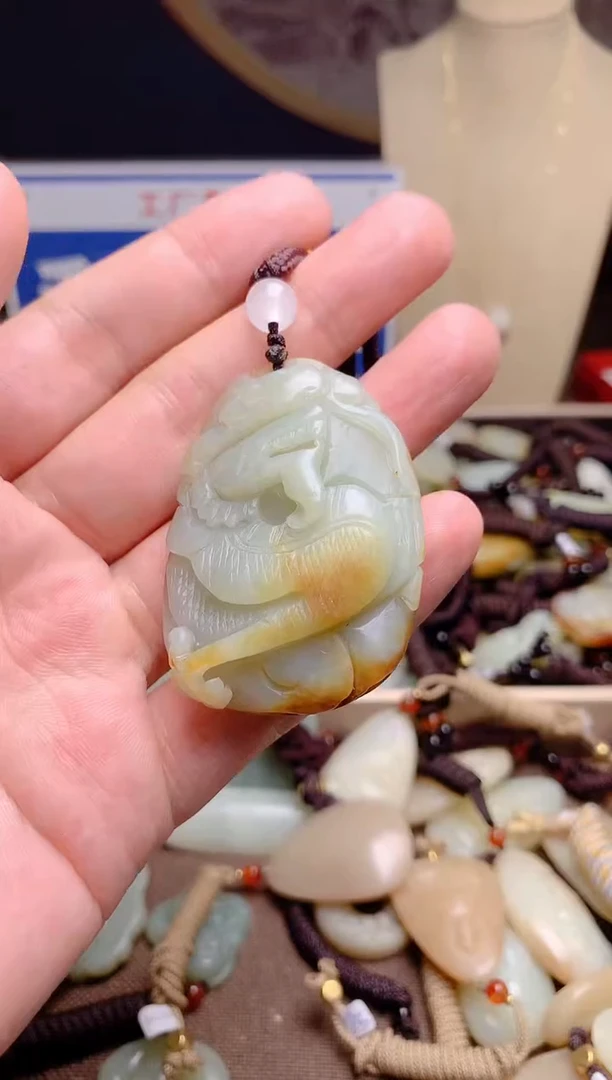 和田玉未镶嵌颈饰1