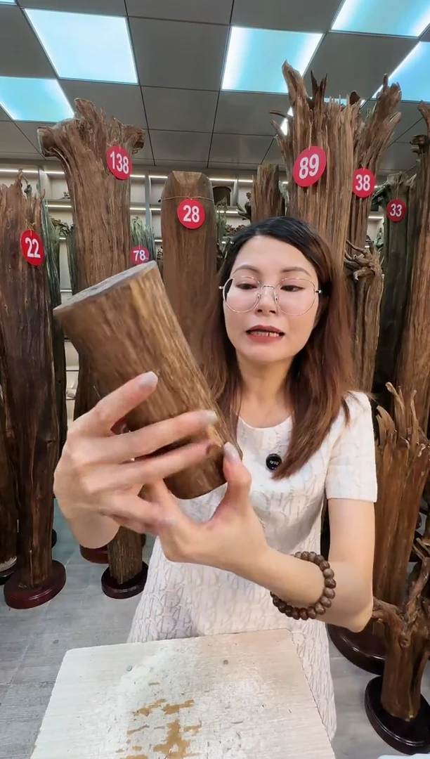 沉香碎屑沉香原料摆件工艺品一百以上带底座沉香