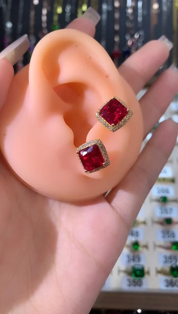 银S925镶嵌耳饰红宝石8金色