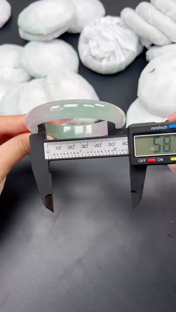 精品手镯，一物一拍J-054