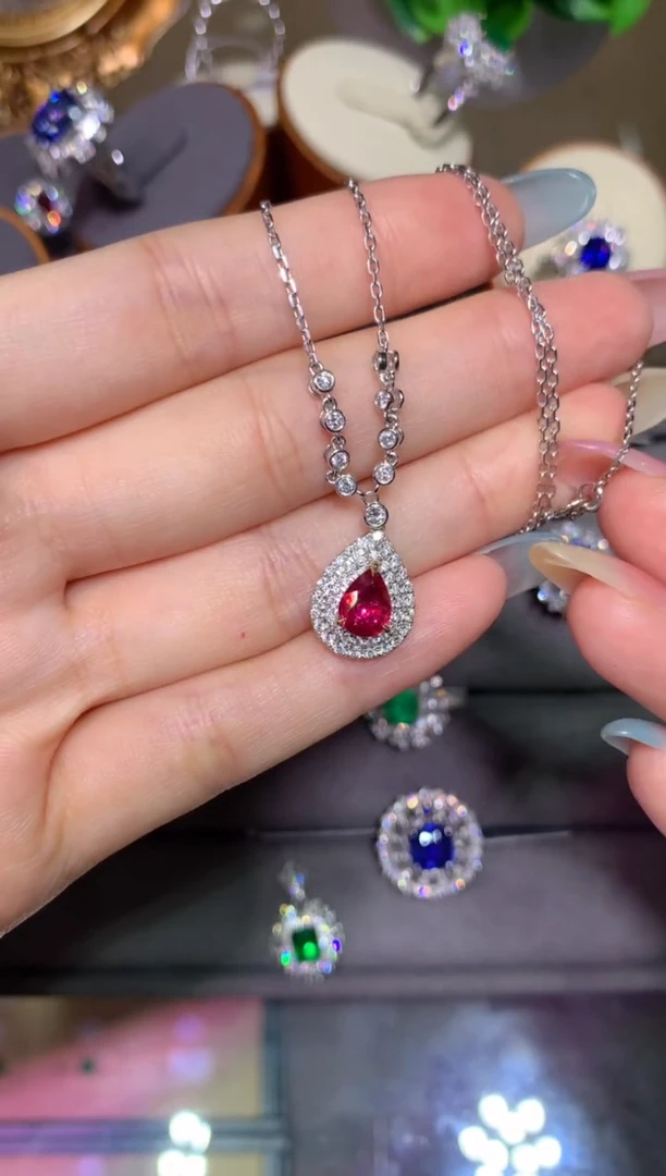 18K金镶嵌吊坠(赠链)红宝石1.01CT