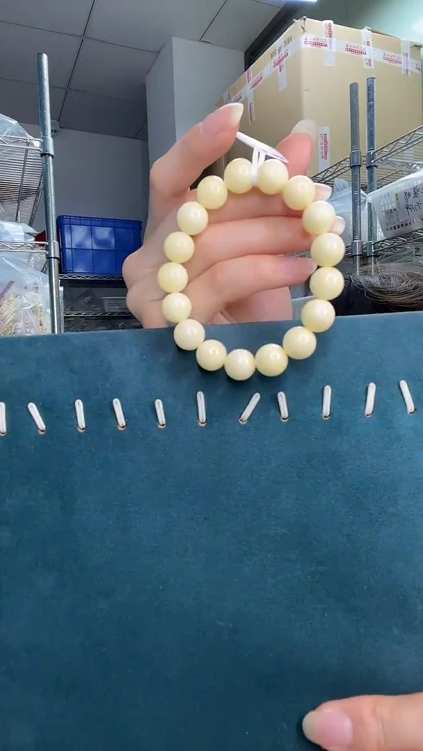 未镶嵌琥珀裸石A1125天然蜜蜡