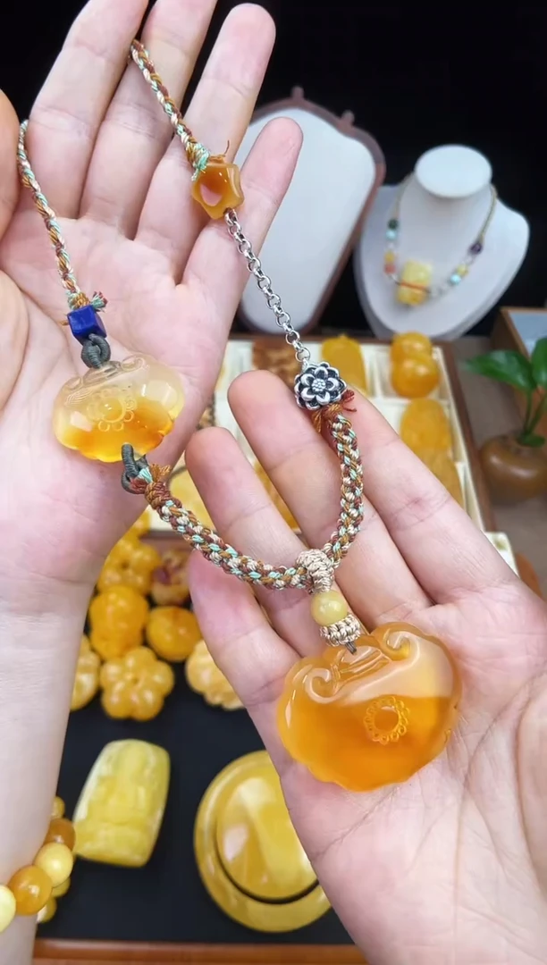 琥珀未镶嵌珠宝奇石柒月