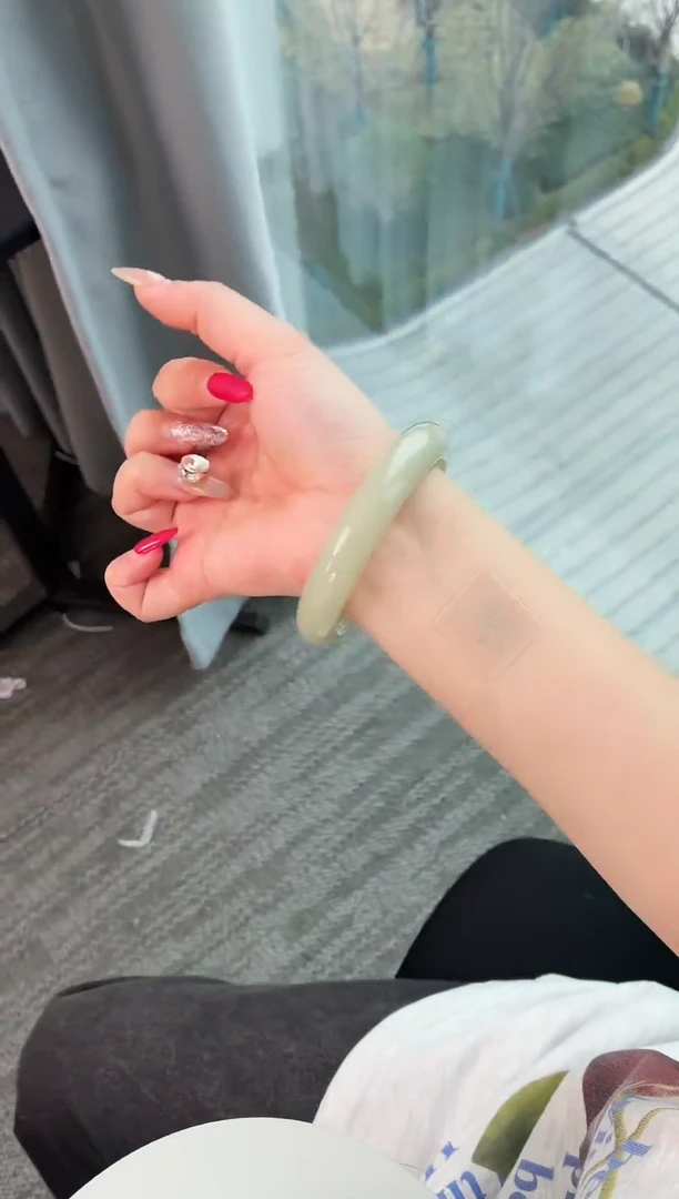 未镶嵌手镯石英质玉2.60