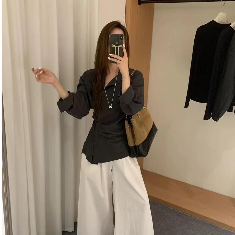 8850搭配牛仔裤巨美~侧边纽扣褶皱衬衣