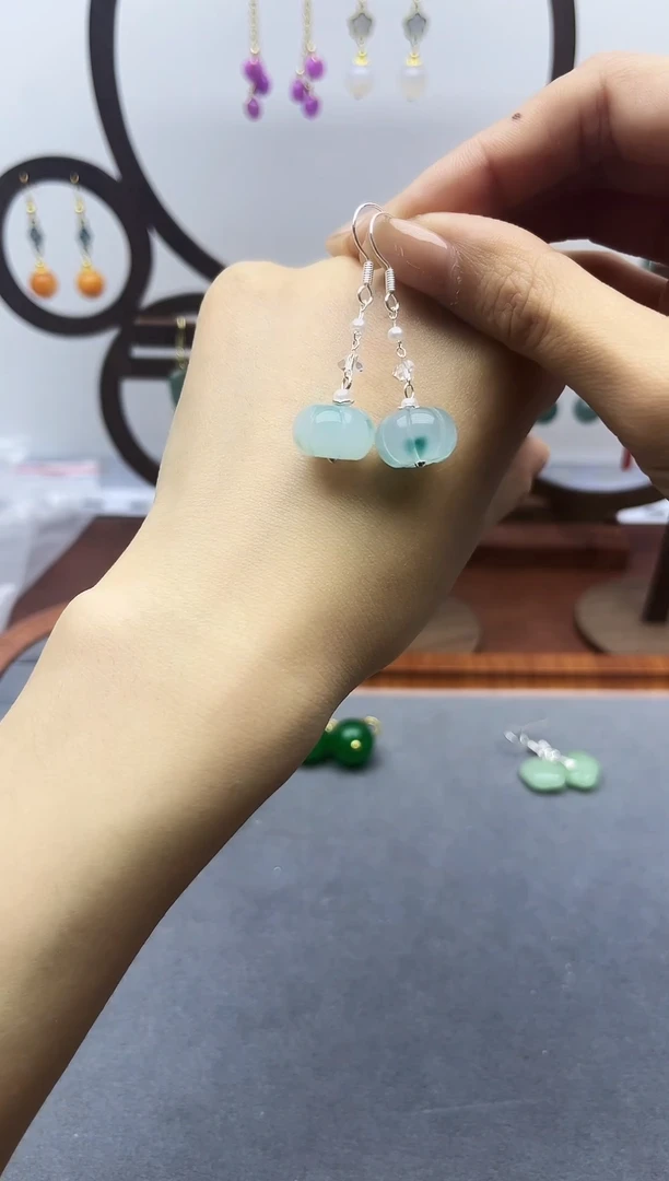 银S925镶嵌翡翠耳饰825000